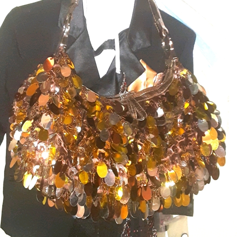Short medium hobo bag
